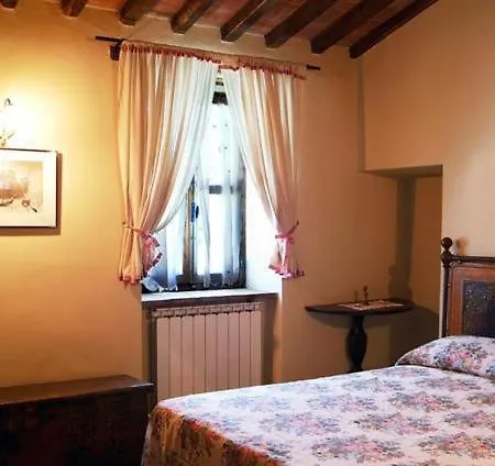 In Pian Di San Martino Sleeps 4 With Pool * Piano di San Martino