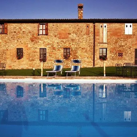 In Pian Di San Martino Sleeps 4 With Pool Lägenhet Piano di San Martino